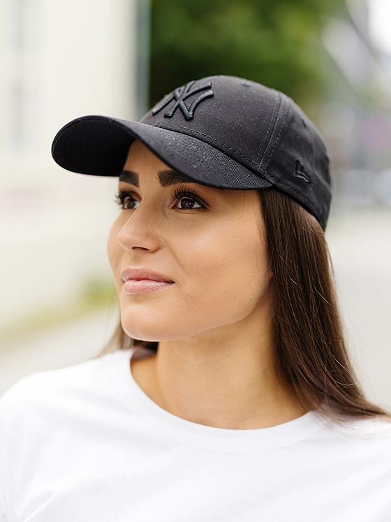 New Era 9FORTY Womens League Essential All Black