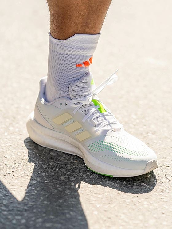 adidas Pureboost 22 Cloud White / Cloud White / Beam Green